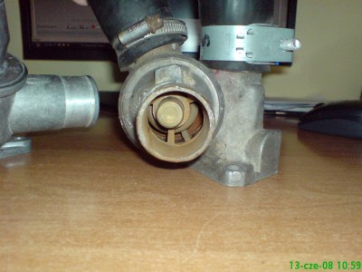 stary termostat - wejscie od strony pompy